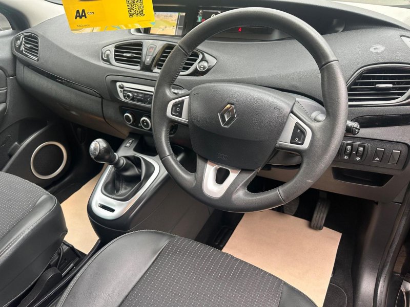 RENAULT SCENIC