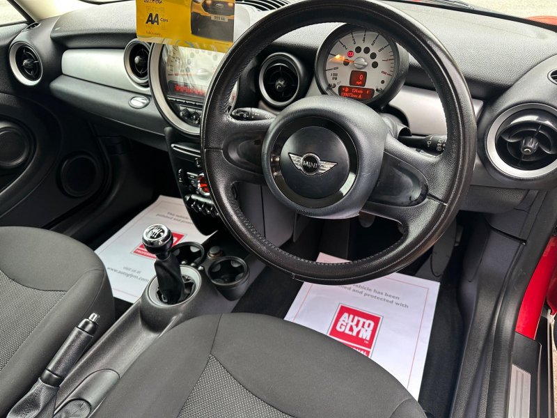 MINI HATCH