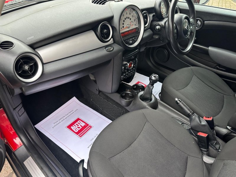 MINI HATCH