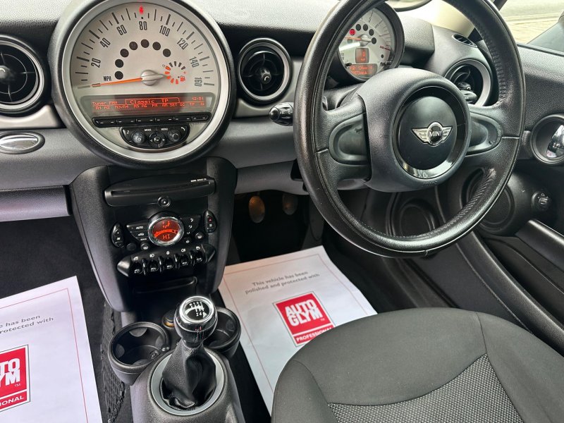 MINI HATCH