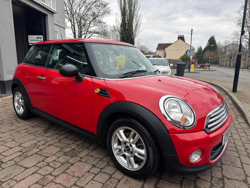 MINI HATCH
