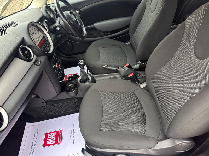 MINI HATCH