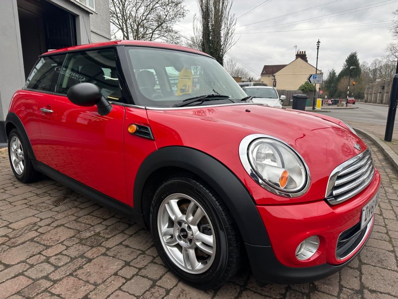 MINI HATCH