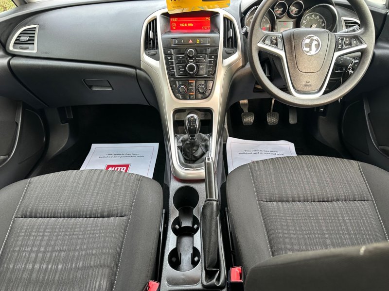 VAUXHALL ASTRA