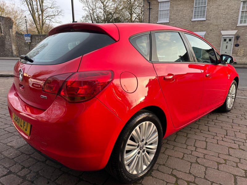 VAUXHALL ASTRA
