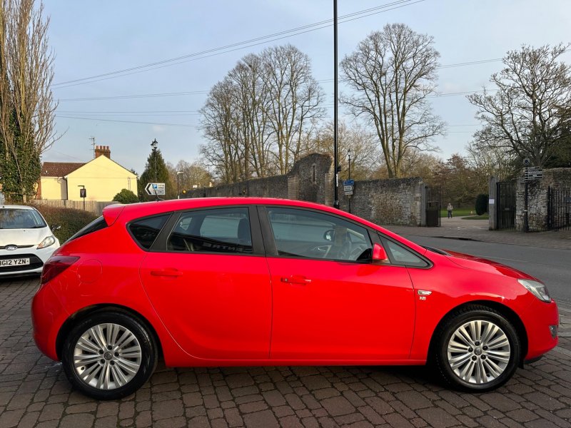 VAUXHALL ASTRA