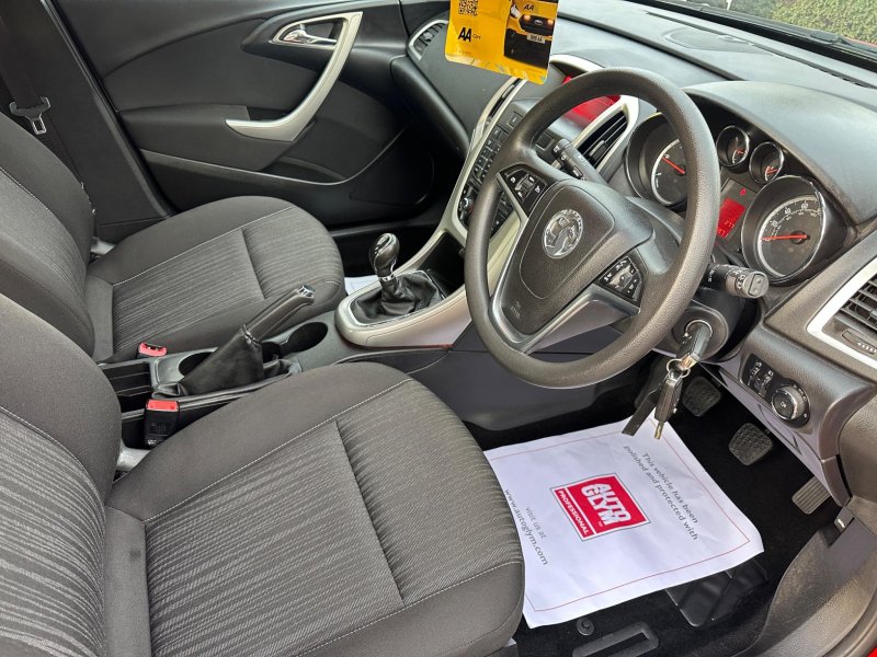 VAUXHALL ASTRA