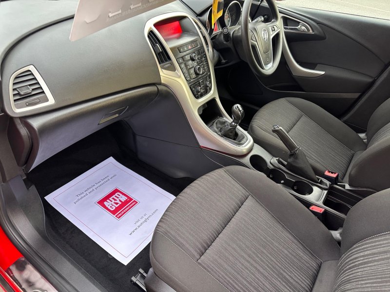 VAUXHALL ASTRA