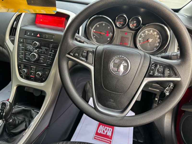 VAUXHALL ASTRA