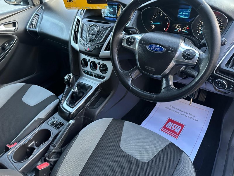 FORD FOCUS