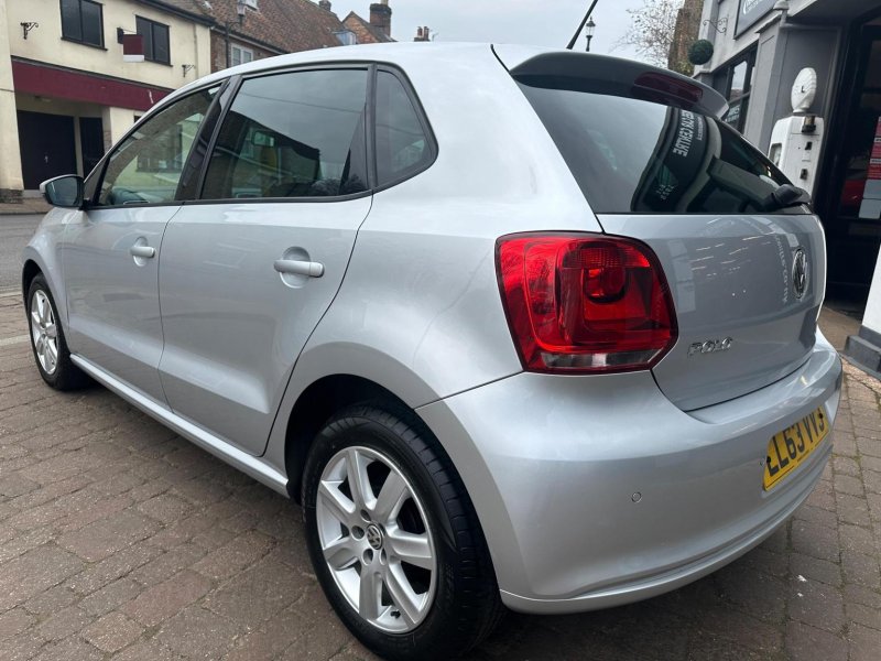 VOLKSWAGEN POLO