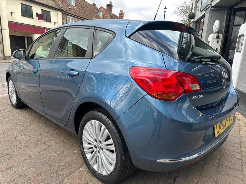 VAUXHALL ASTRA