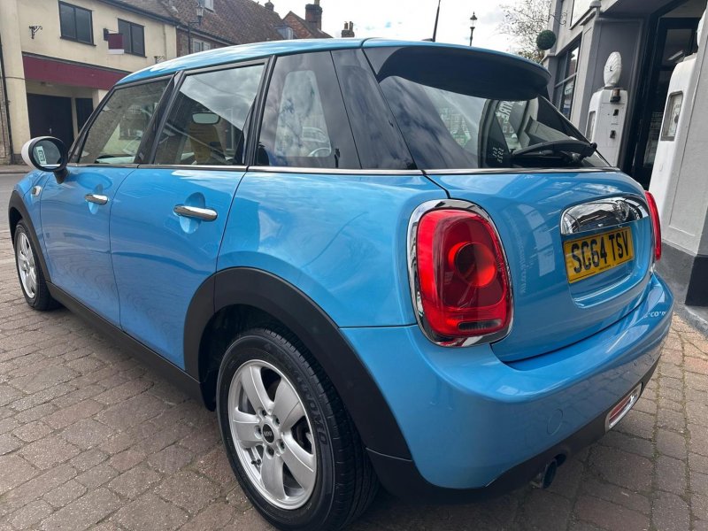 MINI HATCH