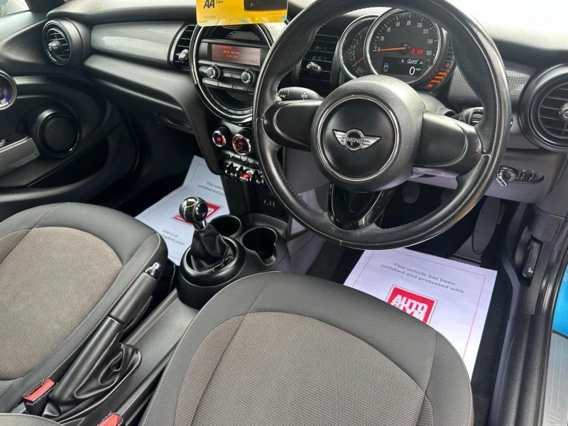 MINI HATCH