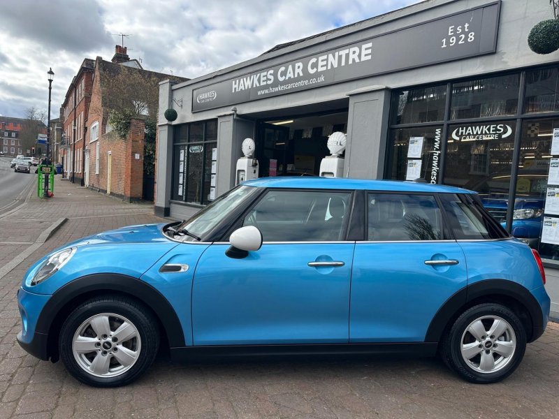 MINI HATCH