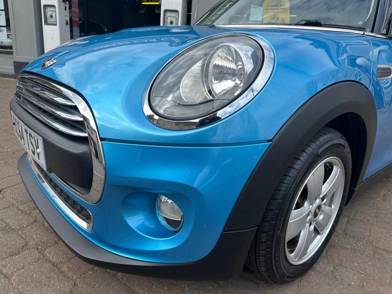 MINI HATCH