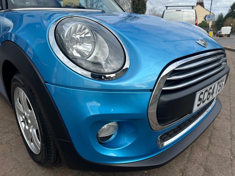 MINI HATCH