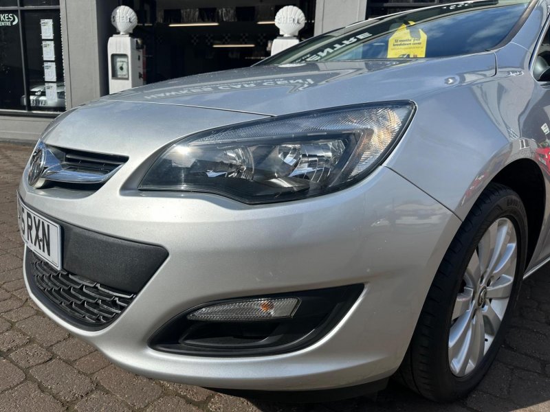 VAUXHALL ASTRA