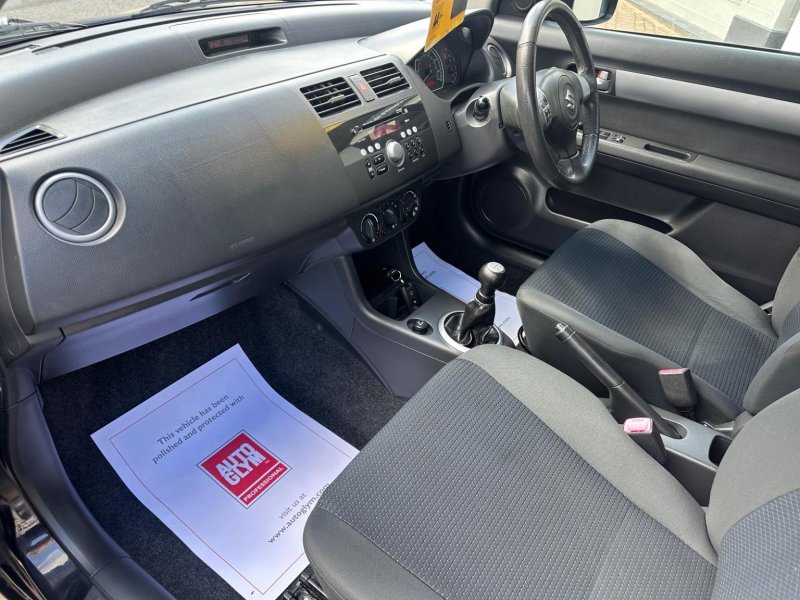 SUZUKI SWIFT