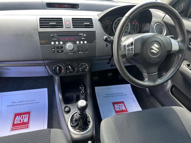 SUZUKI SWIFT