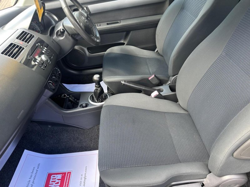 SUZUKI SWIFT