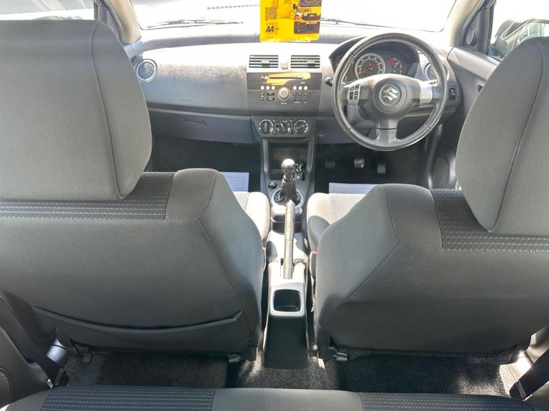 SUZUKI SWIFT