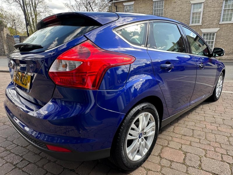 FORD FOCUS