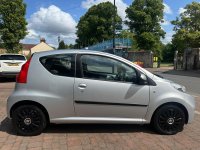 PEUGEOT 107