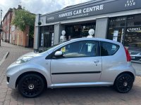 PEUGEOT 107
