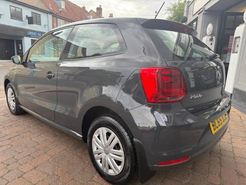 VOLKSWAGEN POLO