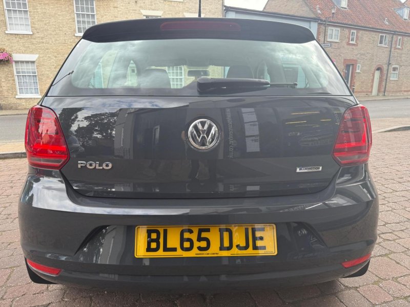 VOLKSWAGEN POLO